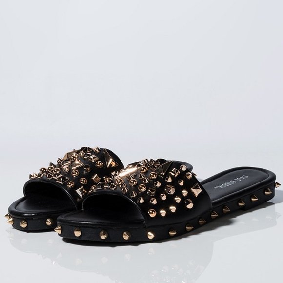NEW🔥Jeweled Spike Studded Slide Sandal Flip Flops - Picture 4 of 6